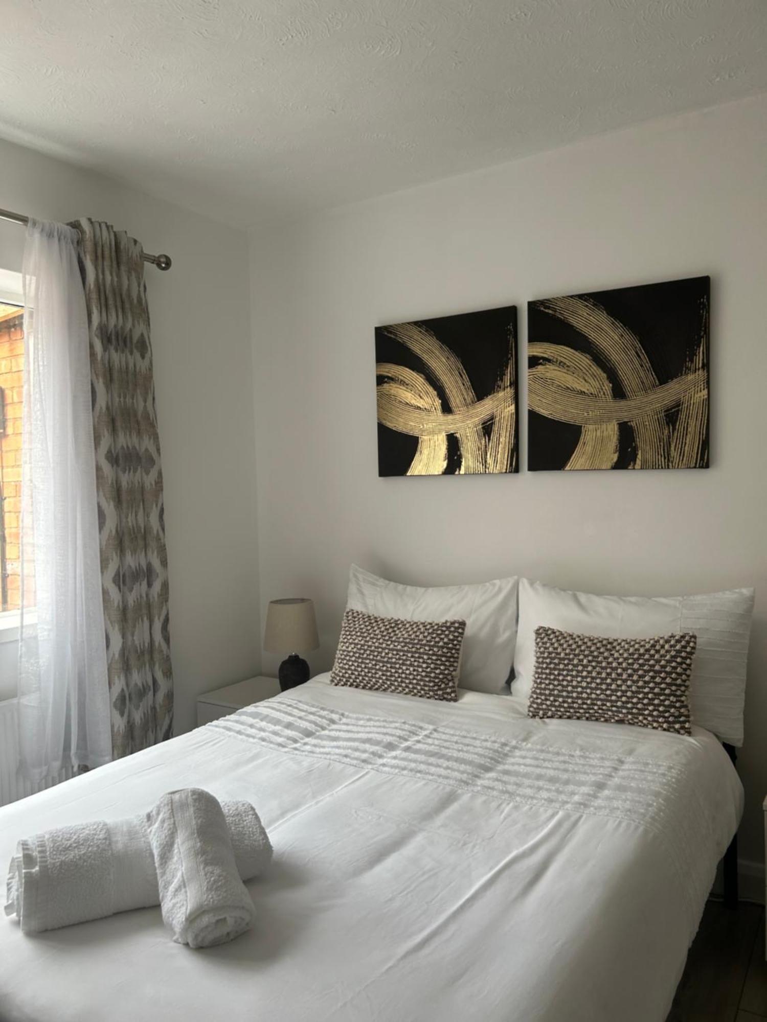 No6 Overnight Stays Free Onsite Parking Hindlip Exterior photo